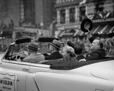 Governor and Mrs. McKeldin ride in Eisenhower inaugural parade, 1953