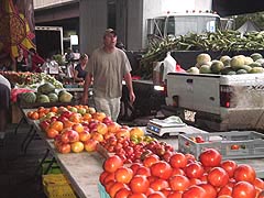 [photo, Heirloom tomatoes at Baltimore Farmers' Market, Holliday St. & Saratoga St., Baltimore, Maryland]