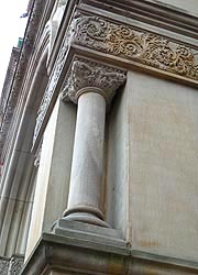 [photo, Corner column design, Allegany County Courthouse, 30 Washington St., Cumberland, Maryland]