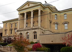 [photo, Frederick A. Thayer III Courthouse, 203 South Fourth St., Oakland, Maryland]