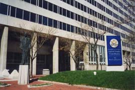 [photo, Garmatz Federal Courthouse (view from West Pratt St.), 101 West Lombard St., Baltimore, Maryland]