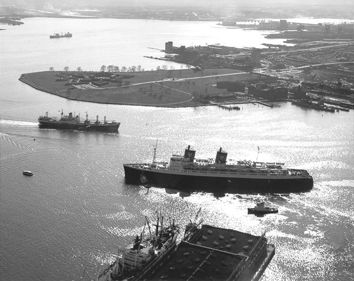 The Hanseatic passing Fort McHenry, 1961