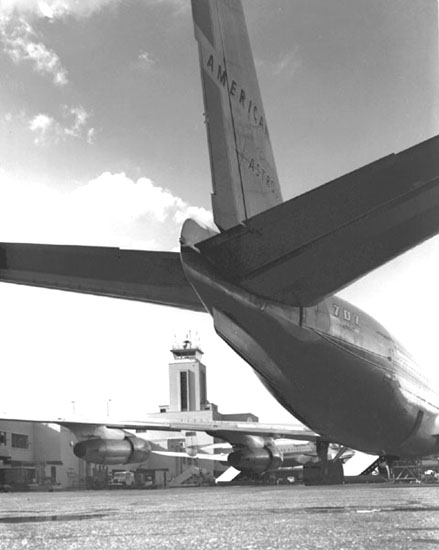 Airplane at Friendship Airport (Baltimore-Washington International Airport), 1958