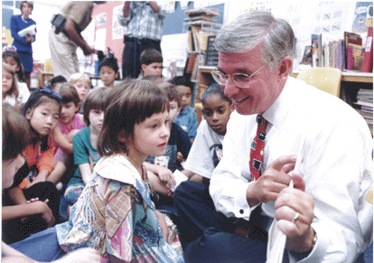 photo of Governor Glendening with schoolchildren