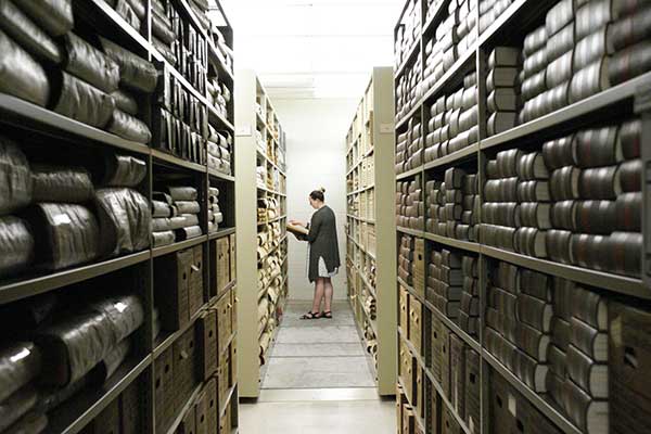 How to use the State Archives Collection