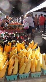 [photo, Baltimore Farmers' Market, Holliday St. and Saratoga St., Baltimore, Maryland]
