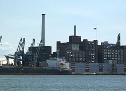 [photo, Domino Sugar plant and cargo ship, Baltimore, Maryland]