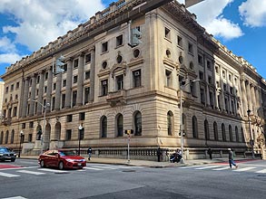 [photo, Clarence M. Mitchell, Jr. Courthouse, Courthouse West, 100 North Calvert St. (view from St. Paul St.), Baltimore, Maryland]