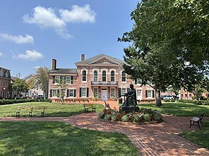 [photo, Queen Anne's County Historic Courthouse, 100 Court House Square, Centreville, Maryland]