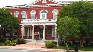 [photo, Somerset County Circuit Court, 30512 Prince William St., Princess Anne, Maryland]