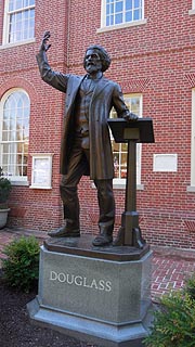 [photo, Frederick Douglass statue, Talbot County Courthouse, 11 North Washington St., Easton, Maryland]
