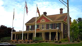 [photo, Town Hall (Town House), 7547 Main St., Sykesville, Maryland]