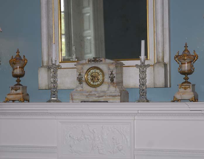 Mantel clock