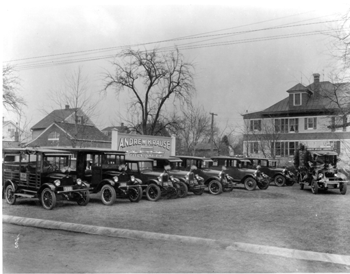 MSA SC 1804-266: Cars at an Annapolis dealer
