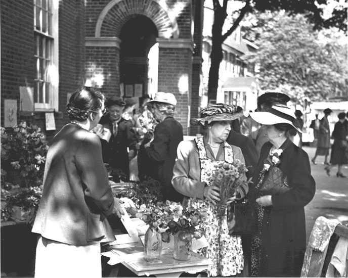 Severn RIver Garden Club flower sale in front of the Courthouse, Annapolis, MD, 1949