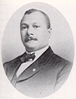 photograph of Cummings
