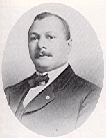 photograph of Cummings
